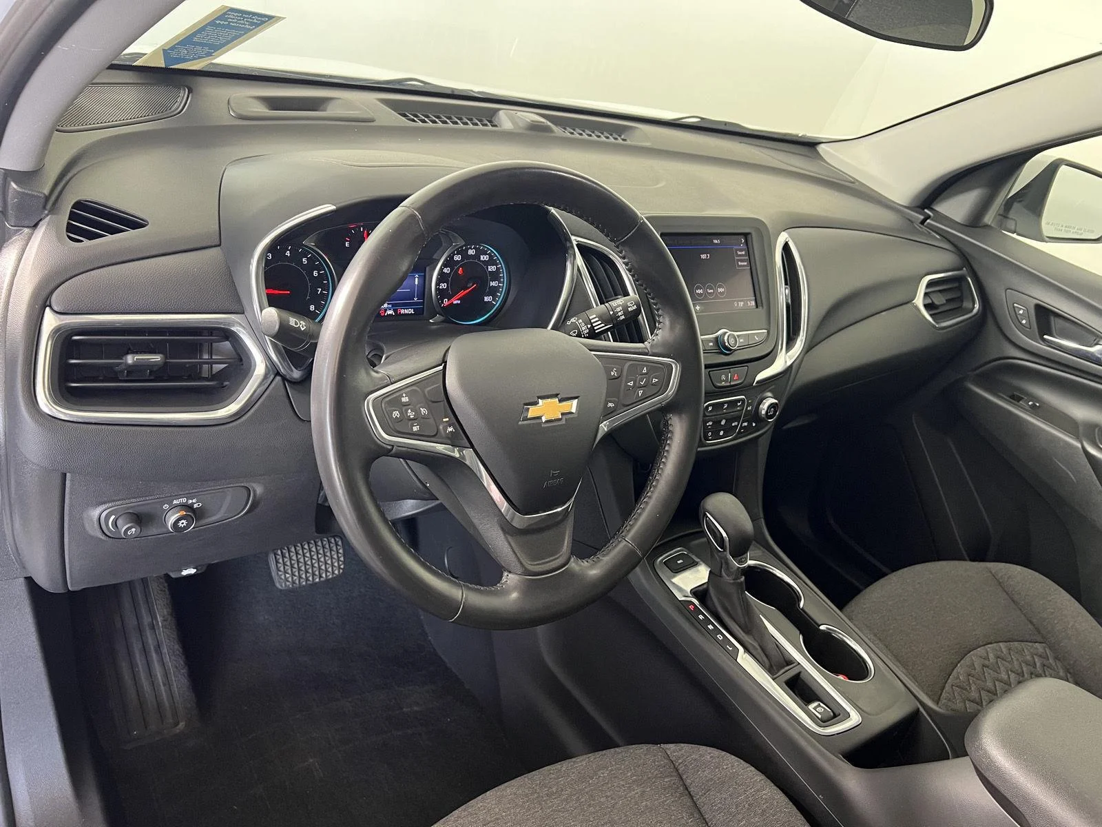Used 2022 Summit White Chevrolet LT image 4