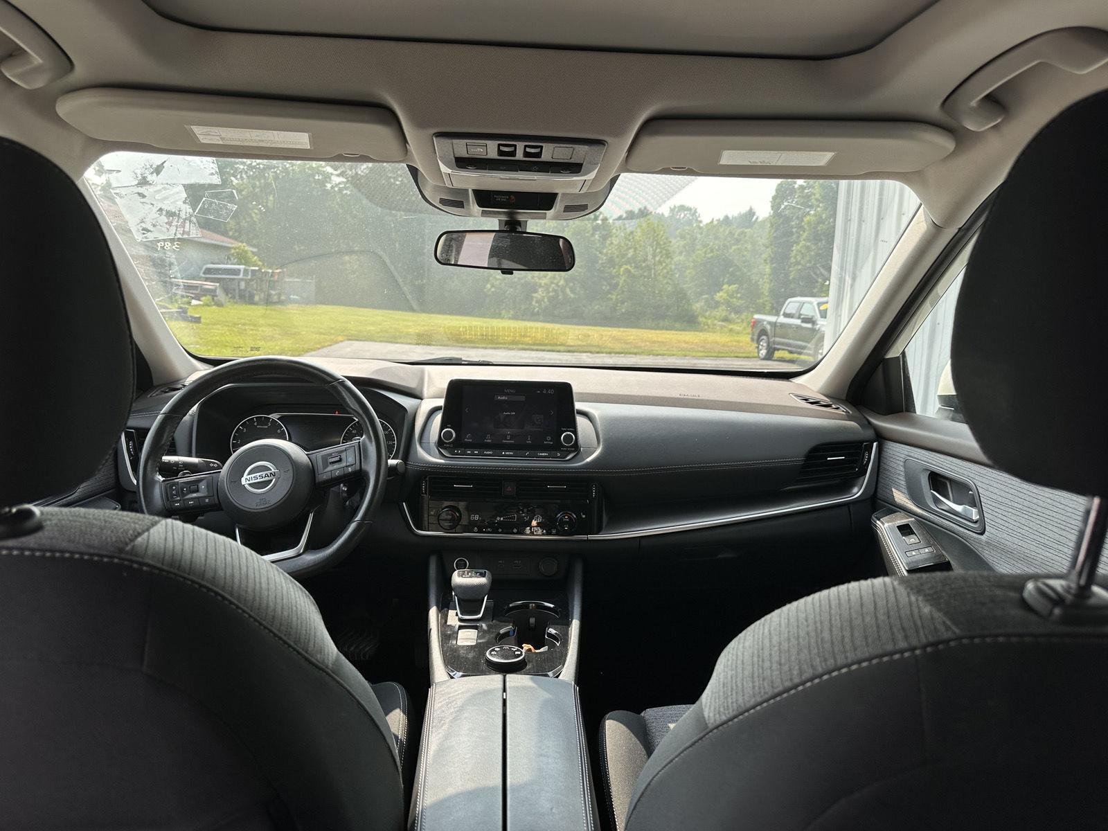 Used 2021 Pearl White Tricoat Nissan SV image 16