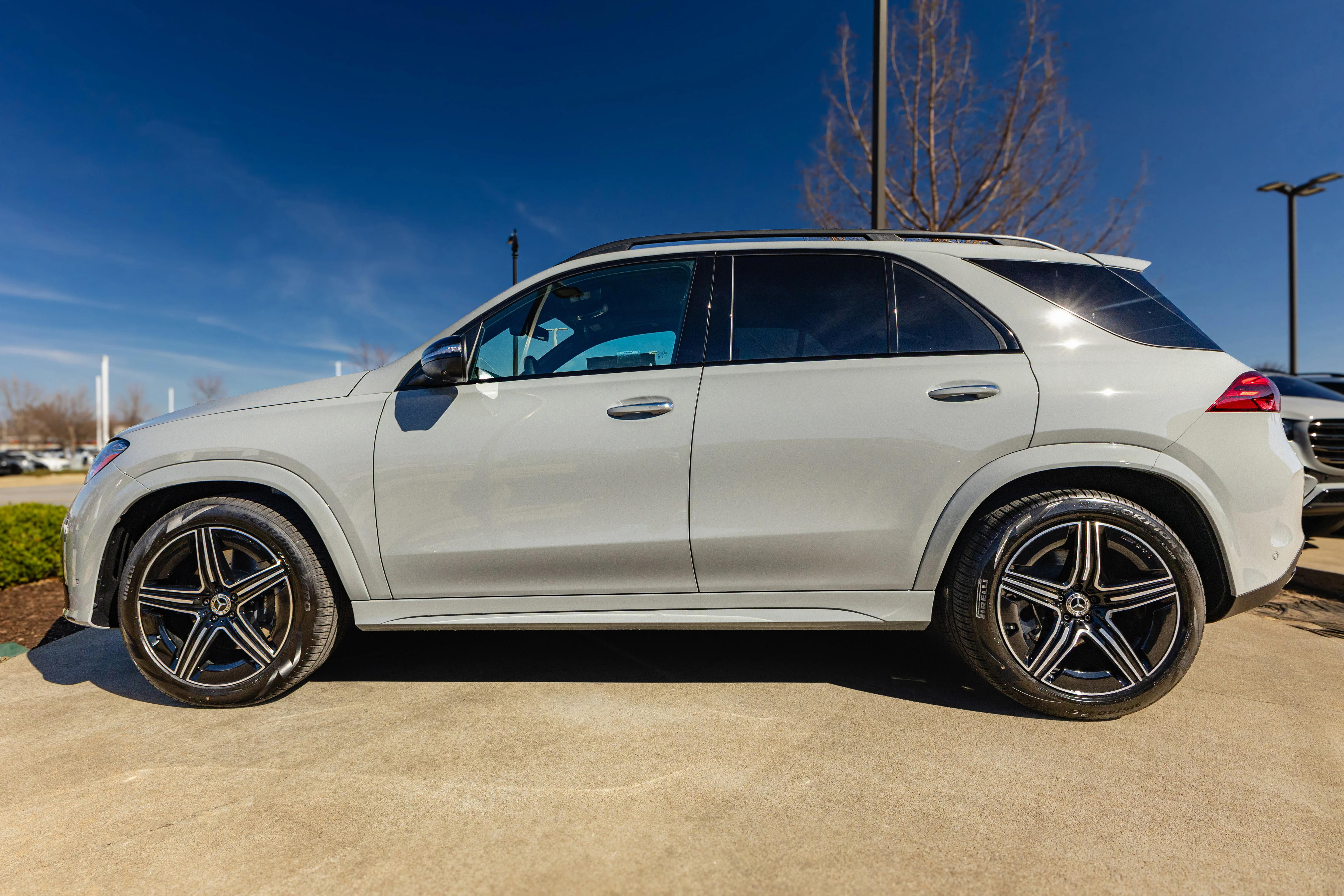 New 2026 MANUFAKTUR Alpine Grey Mercedes-Benz GLE 450 image 9