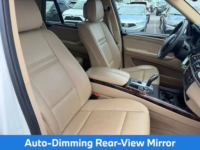 Used 2011 White BMW xDrive35i image 12