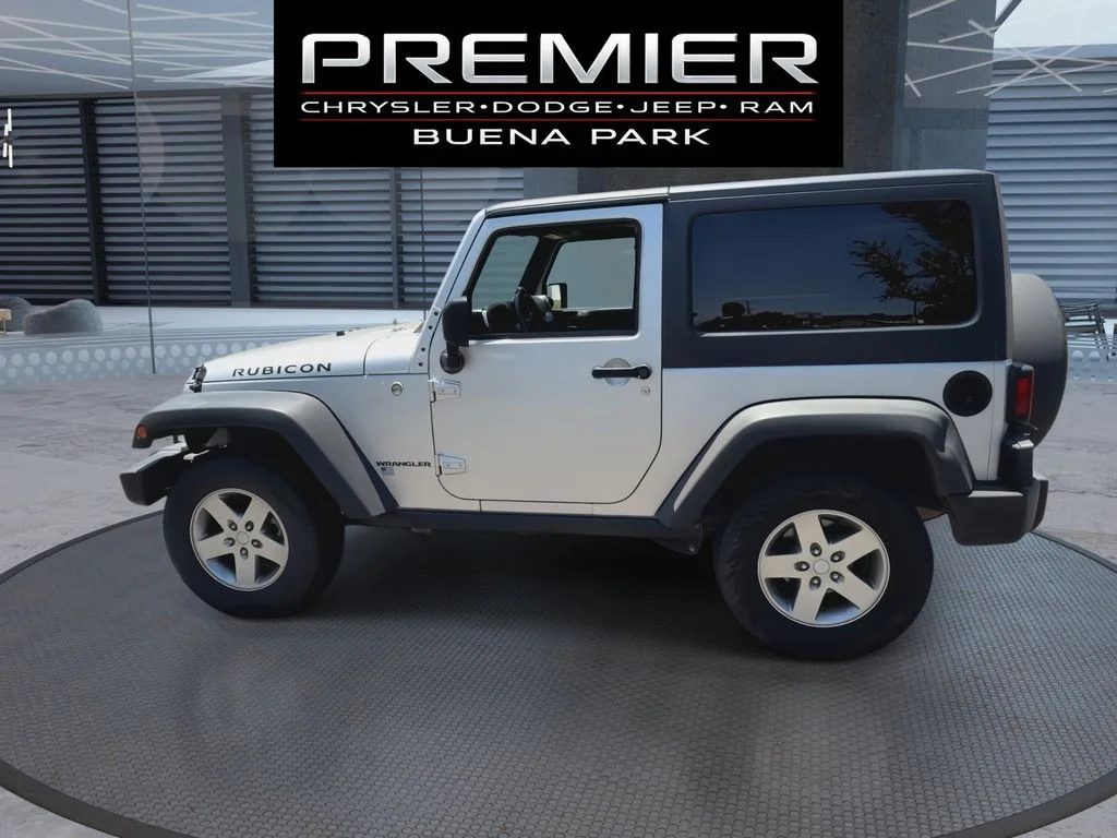 Used 2011 Silver Jeep Rubicon image 5