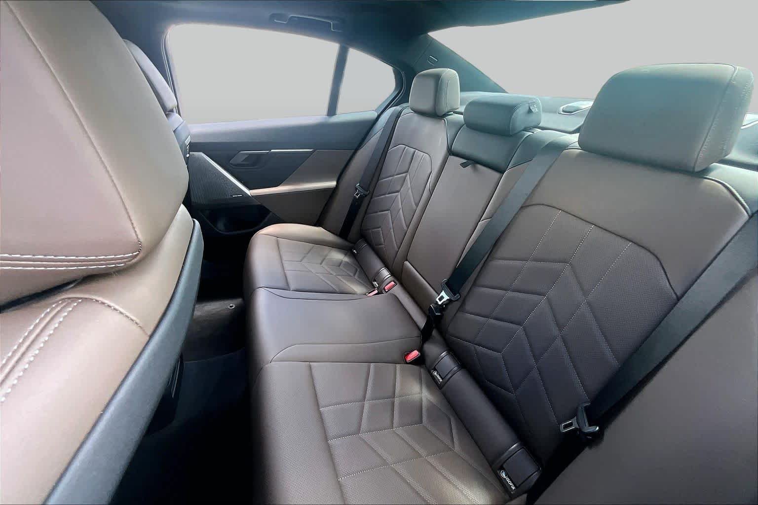 Used 2026 Mineral White Metallic BMW 530i image 19