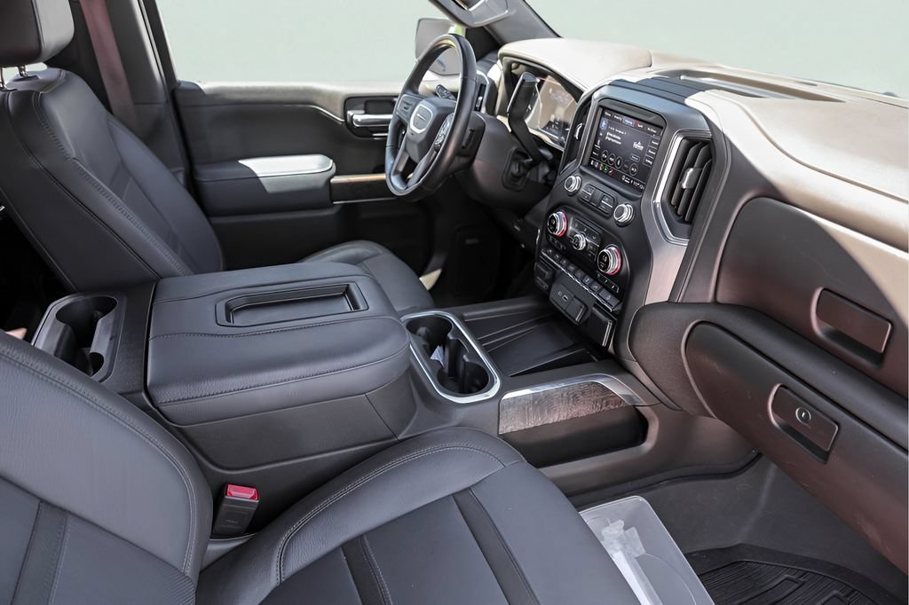 Used 2021 WHITE FROST TRICOAT GMC Denali image 33