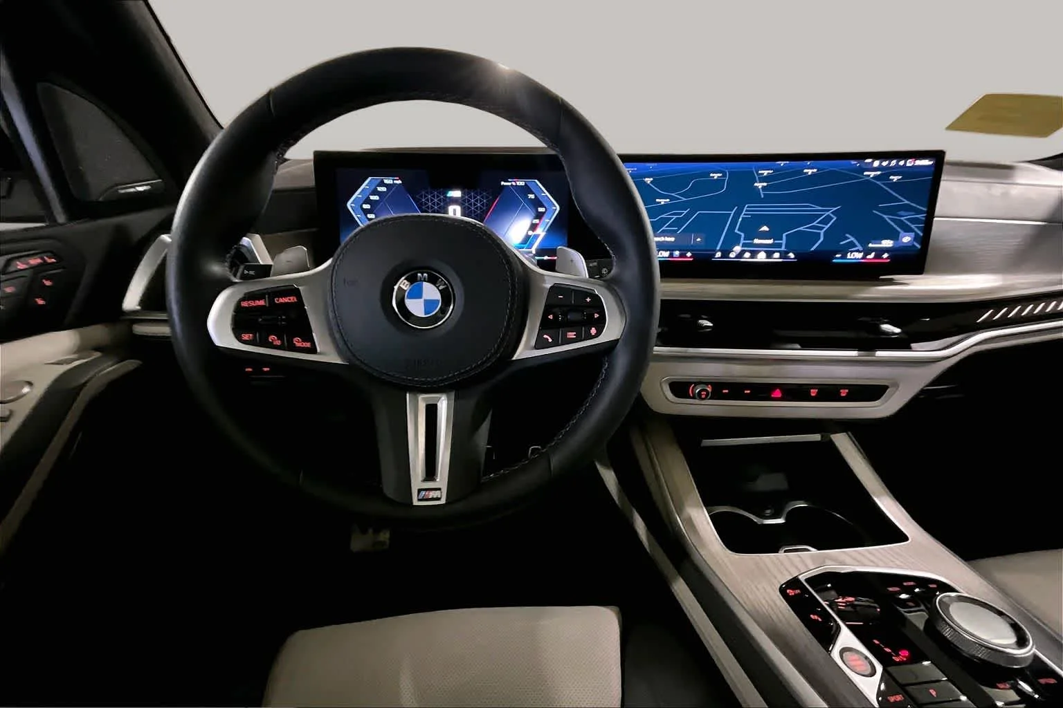 Used 2025 Dravit Grey Metallic BMW M60i image 5