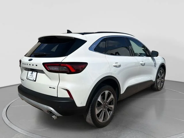 Used 2023 White Ford Platinum image 4
