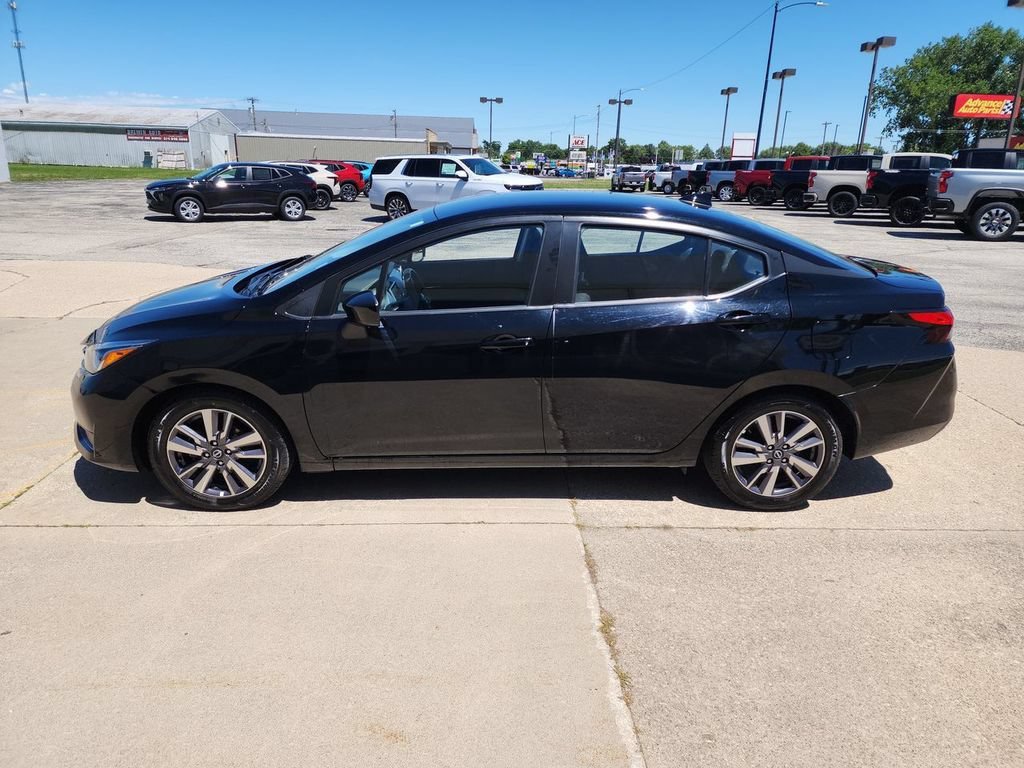 Used 2023  Nissan SV image 5