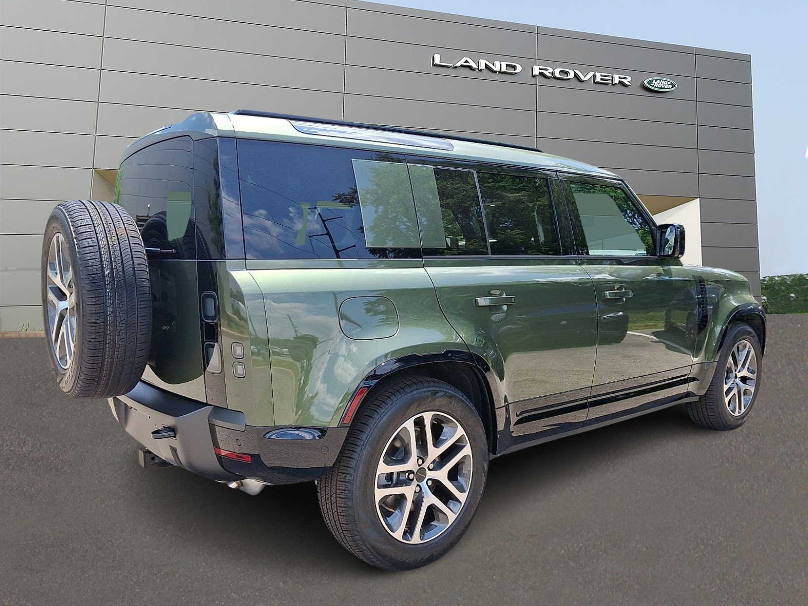 New 2026 Woolstone Green Land Rover P400 X-Dynamic SE image 2