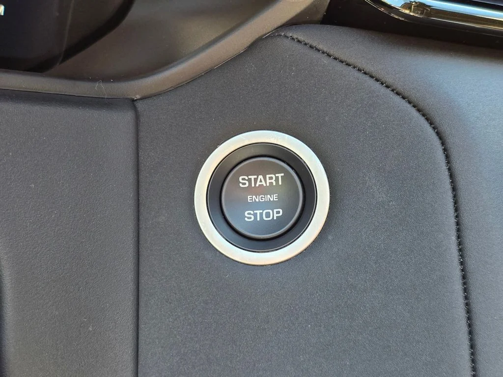 Certified Used 2025 Gray Land Rover Dynamic SE image 27