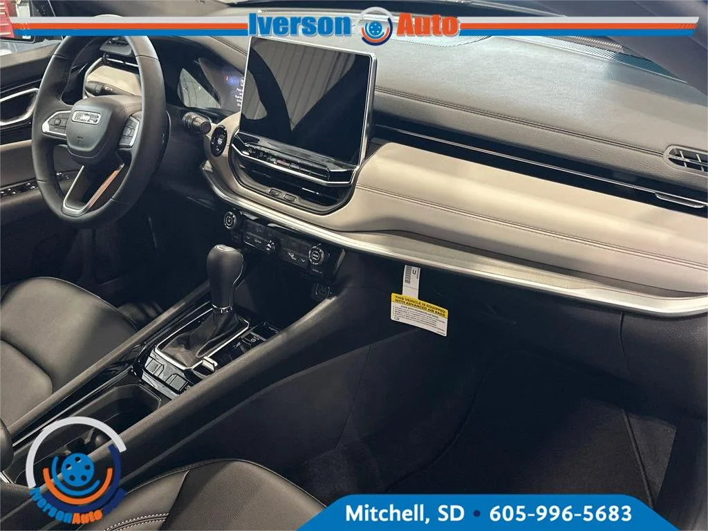 New 2026 Fathom Blue Pearl Coat Jeep Limited image 33