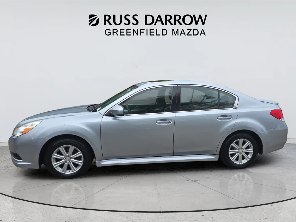 Used 2012  Subaru 2.5i image 2