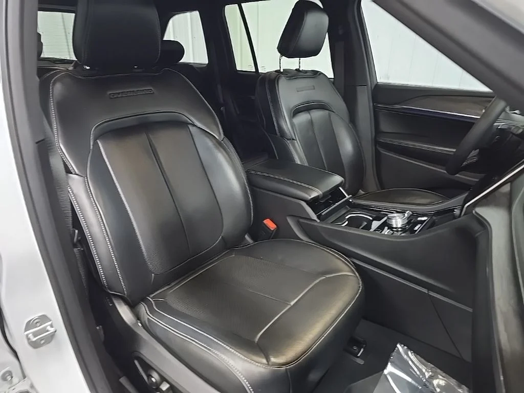 Used 2023 White Jeep Overland image 16