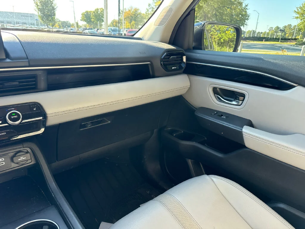 Used 2025 Obsidian Blue Pearl Honda EX-L image 17