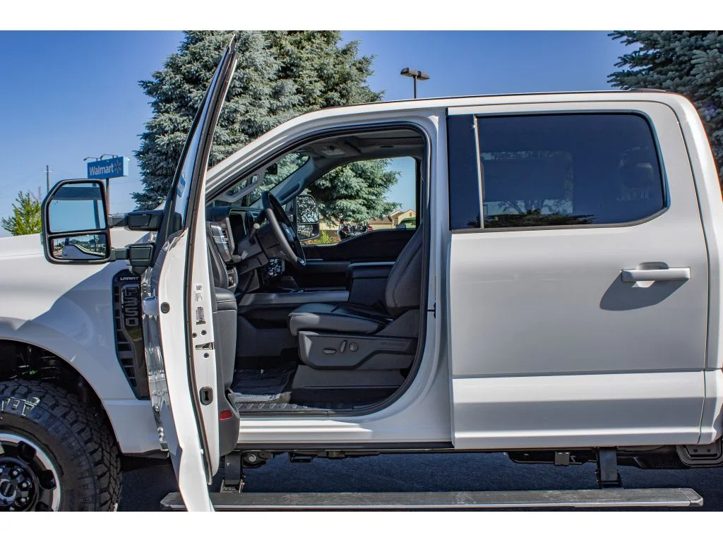 New 2026 Star White Metallic Tri-Coat Ford LARIAT image 31