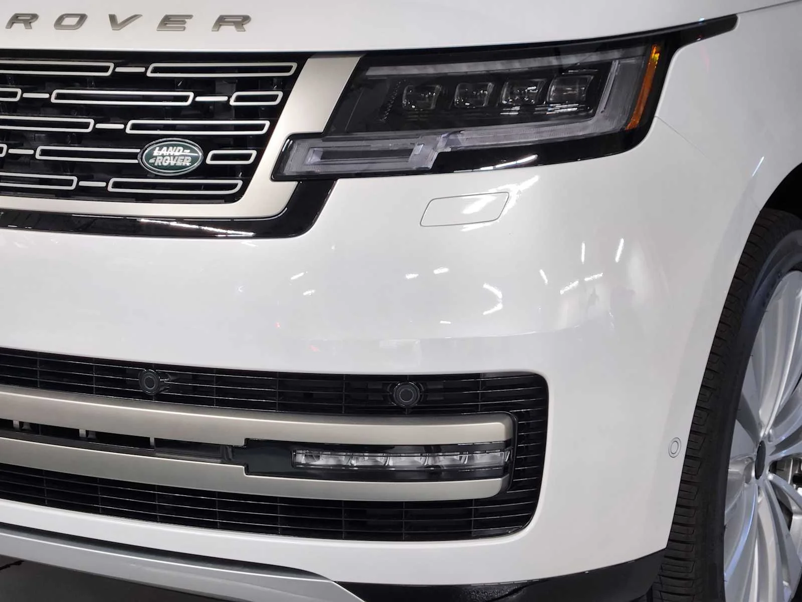 2026 Land Rover Range Rover SE - Photo 12