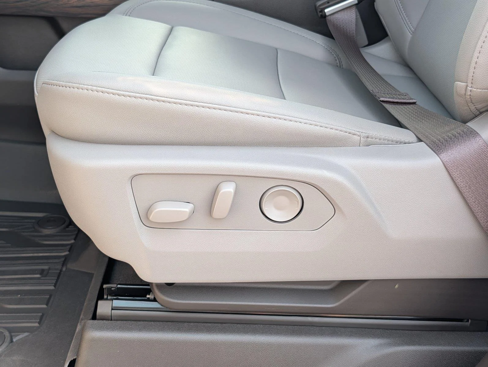 New 2026 Summit White GMC SLT image 11
