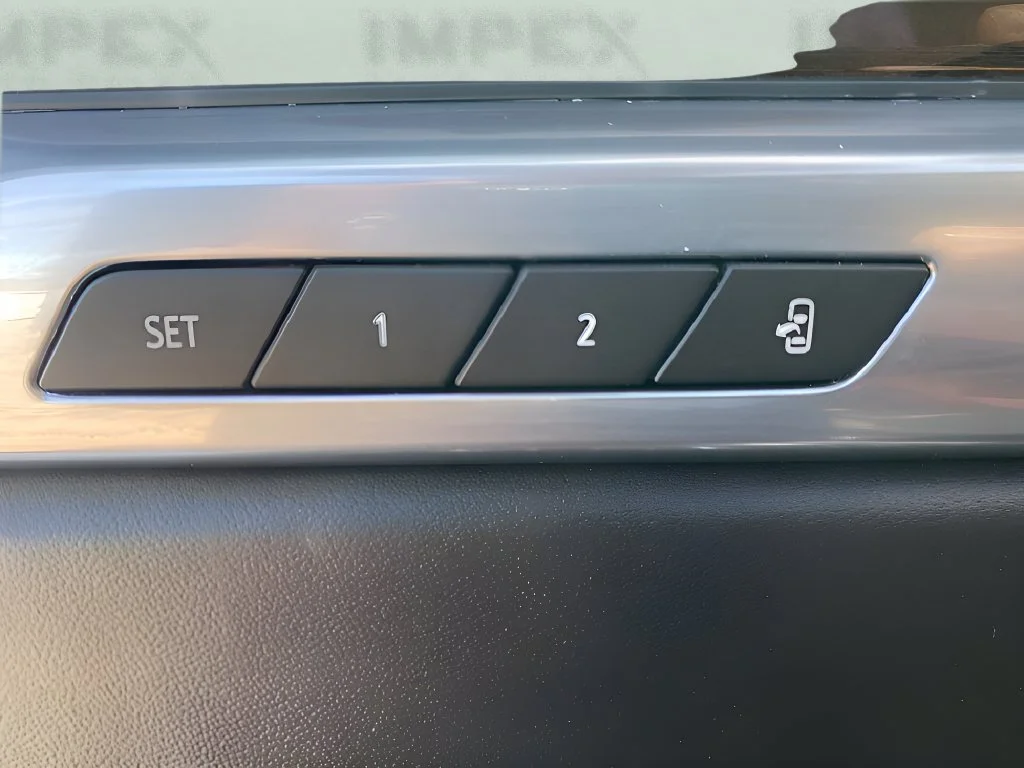Used 2025 Crystal White Tricoat Cadillac Sport Platinum image 24