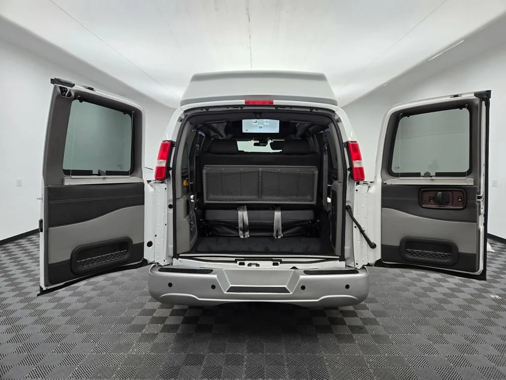 Used 2021 Summit White Chevrolet WT image 5