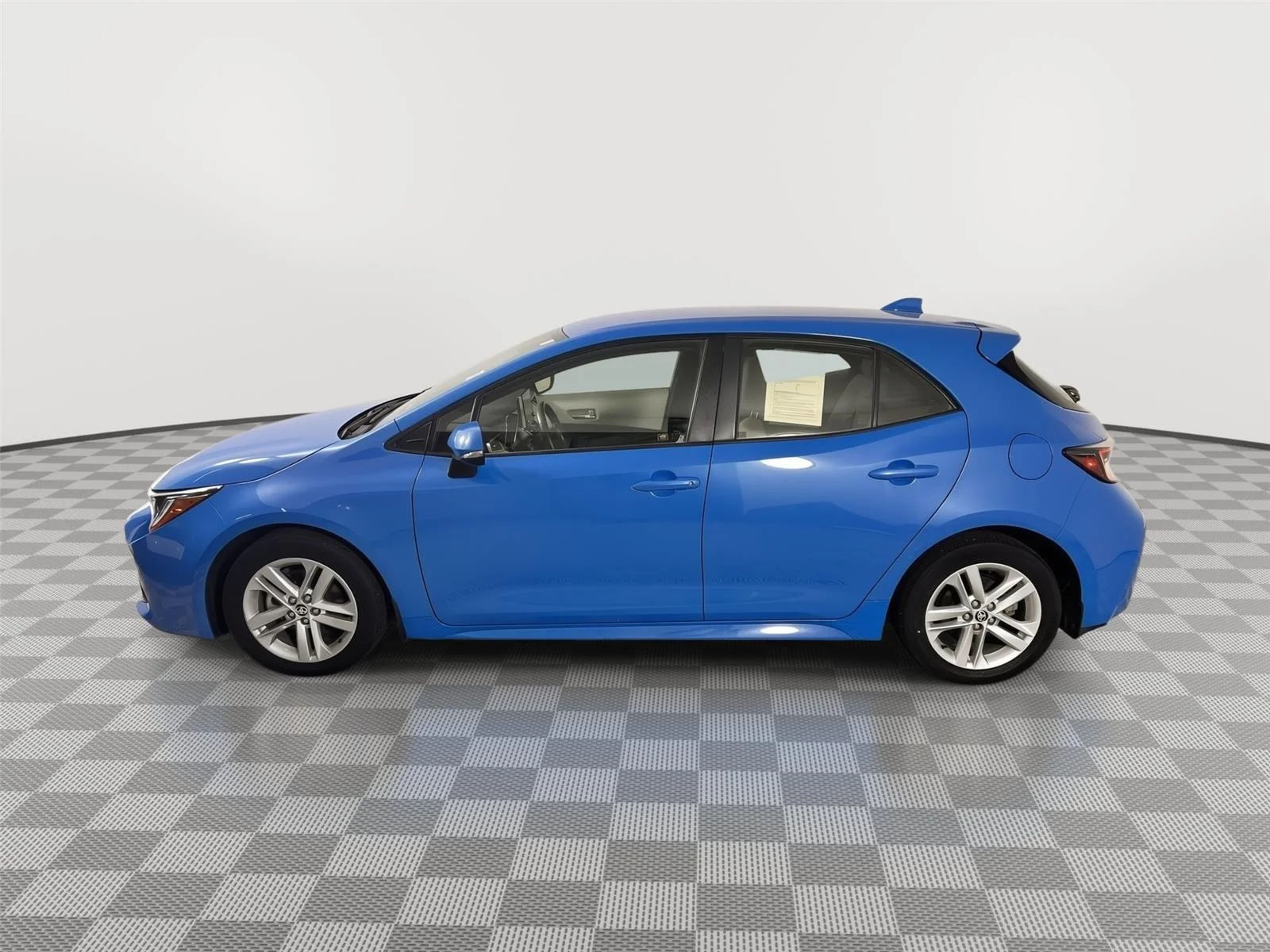 Used 2019 Blue Flame Toyota SE image 4