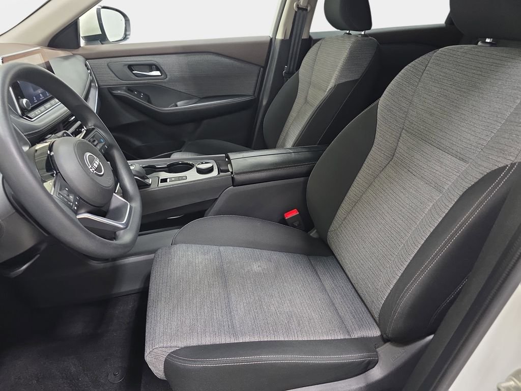 Used 2023 Pearl White Tricoat Nissan SV image 13