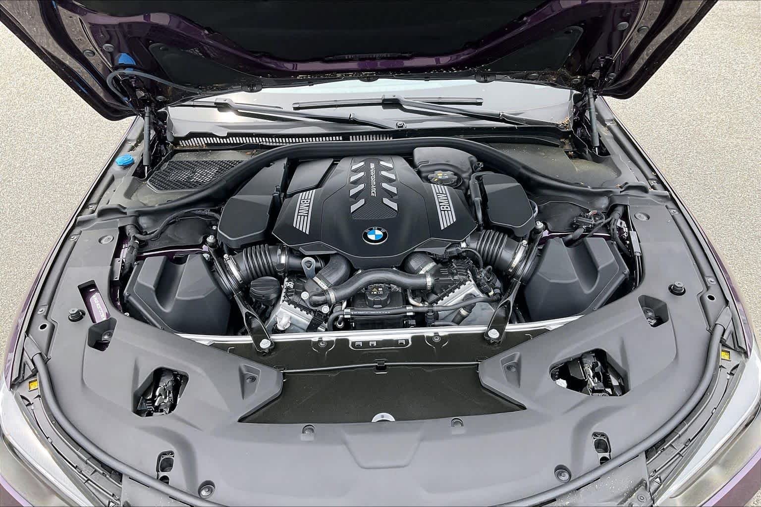 New 2026 Daytona Violet Metallic BMW M850i image 16