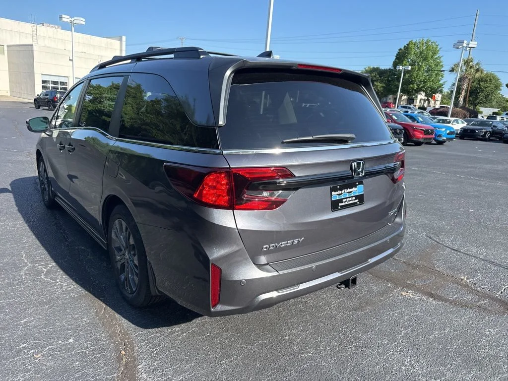 New 2026 Modern Steel Metallic Honda Touring image 5