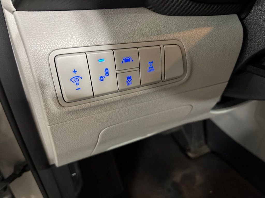 Used 2020 Silver Hyundai Value image 12