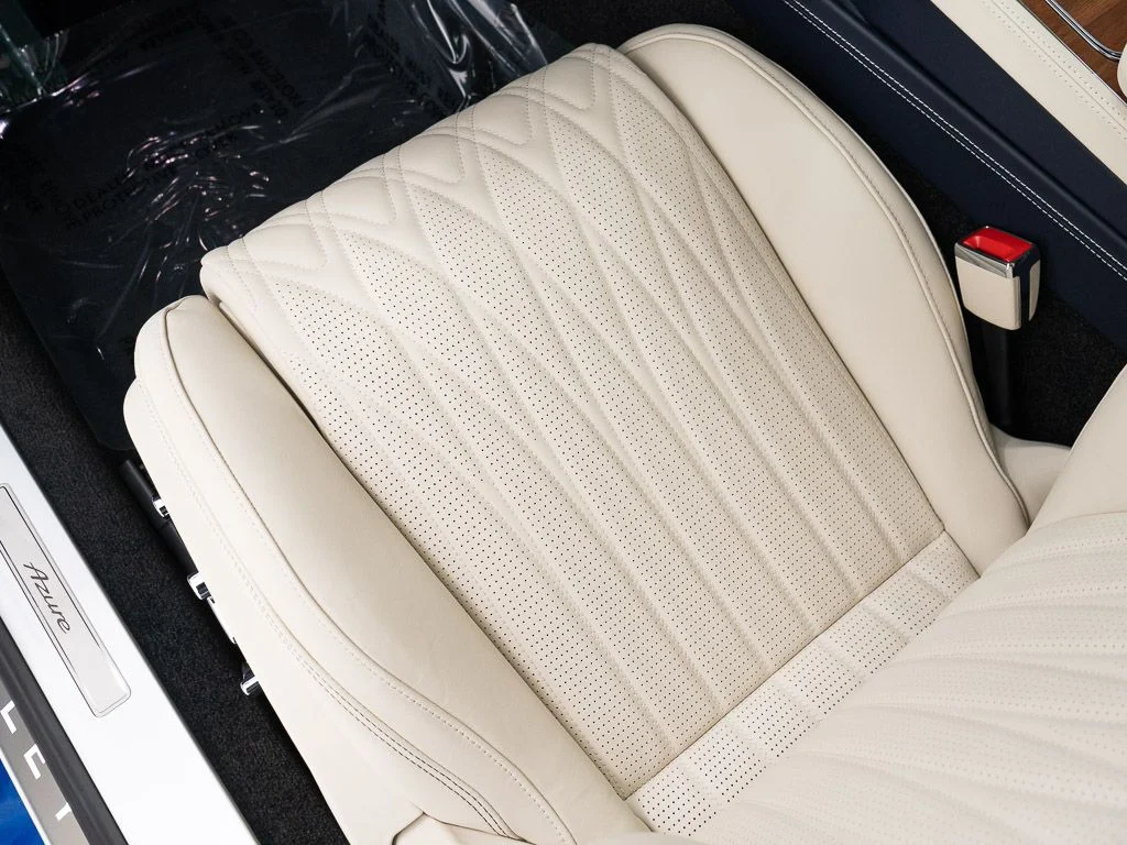 New 2026 Sequin Blue - by Mulliner Bentley Azure image 19
