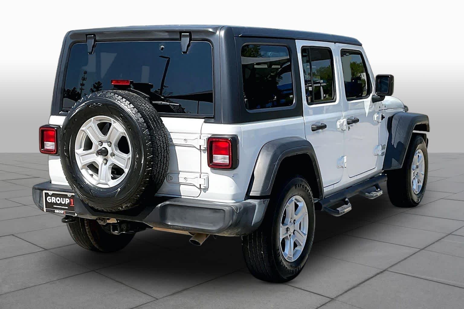 Used 2018 Bright White Clearcoat Jeep Sport S image 12