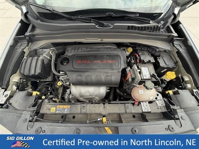 Used 2017 Glacier Metallic Jeep Latitude image 10