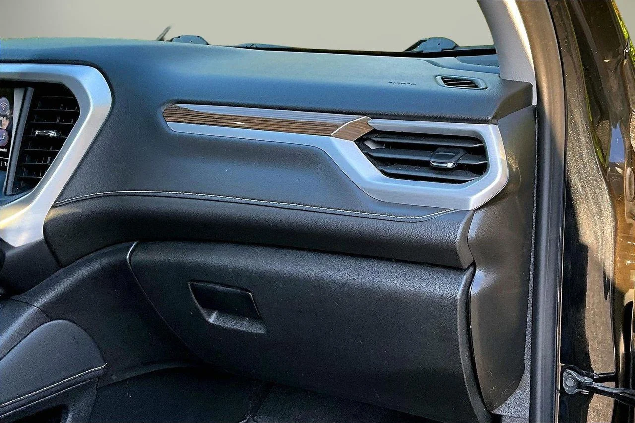 Used 2023 Black GMC SLE image 19