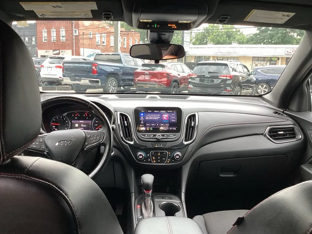 Used 2022 Summit White Chevrolet RS image 27