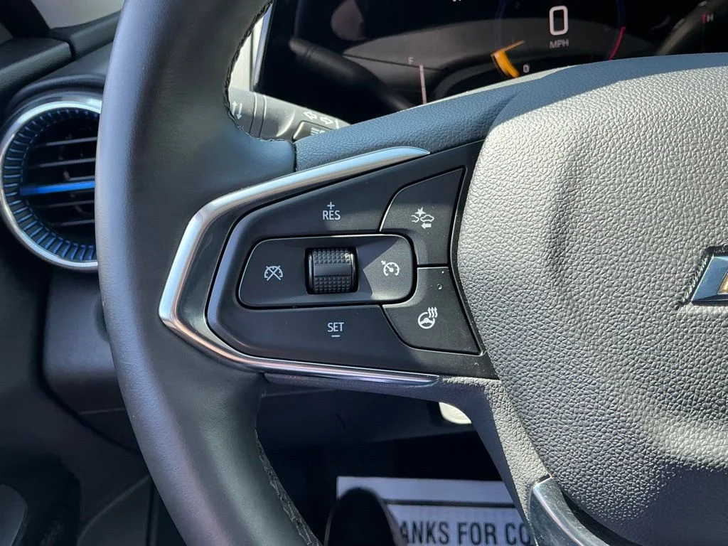 Used 2025 White Chevrolet LT image 28