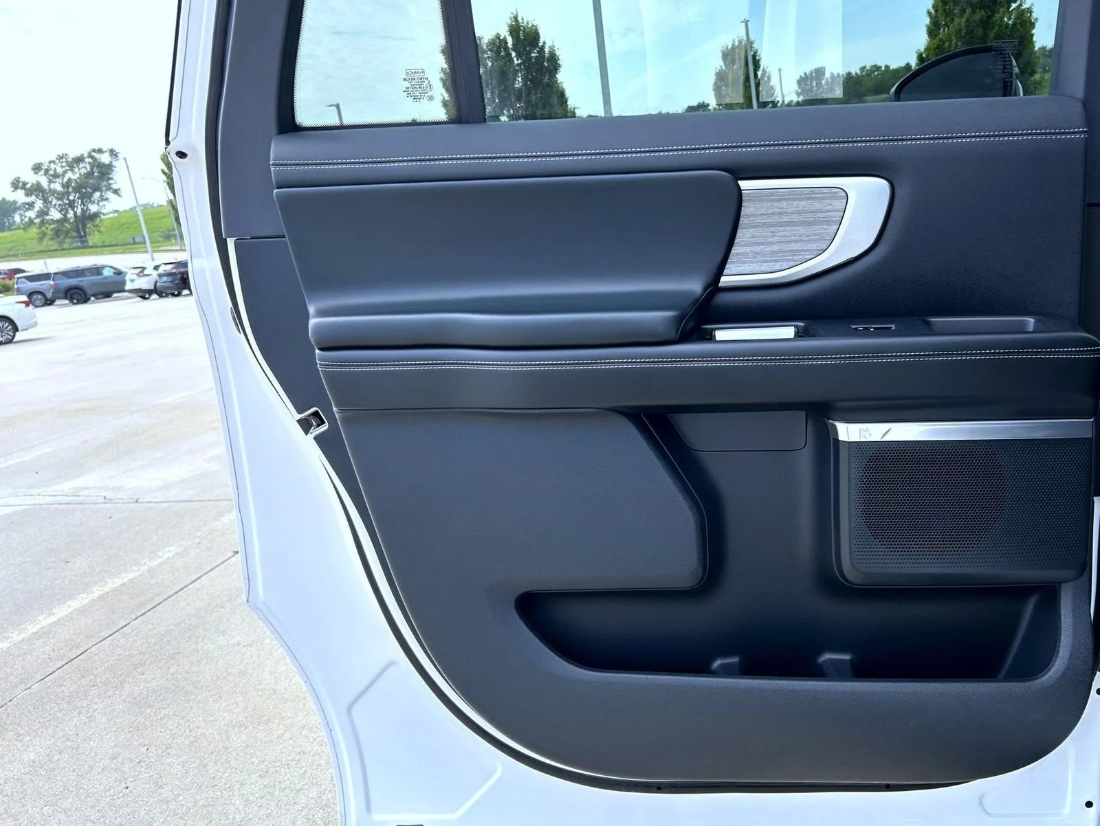 Used 2025 White Ford Platinum image 21