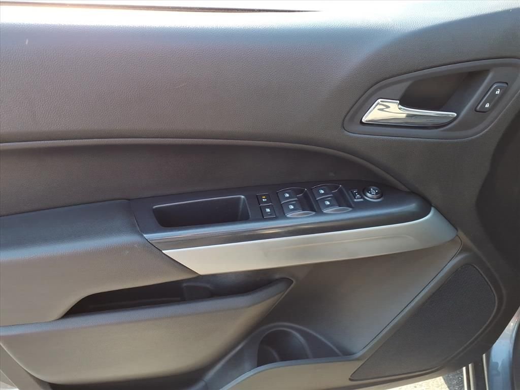 Used 2022 Gray Chevrolet LT image 6
