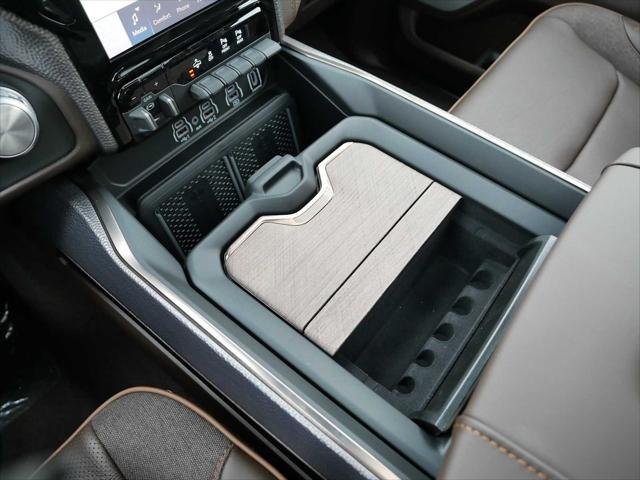 New 2026 Diamond Black Crystal Pearl-Coat Exterior Paint RAM Limited Longhorn image 15