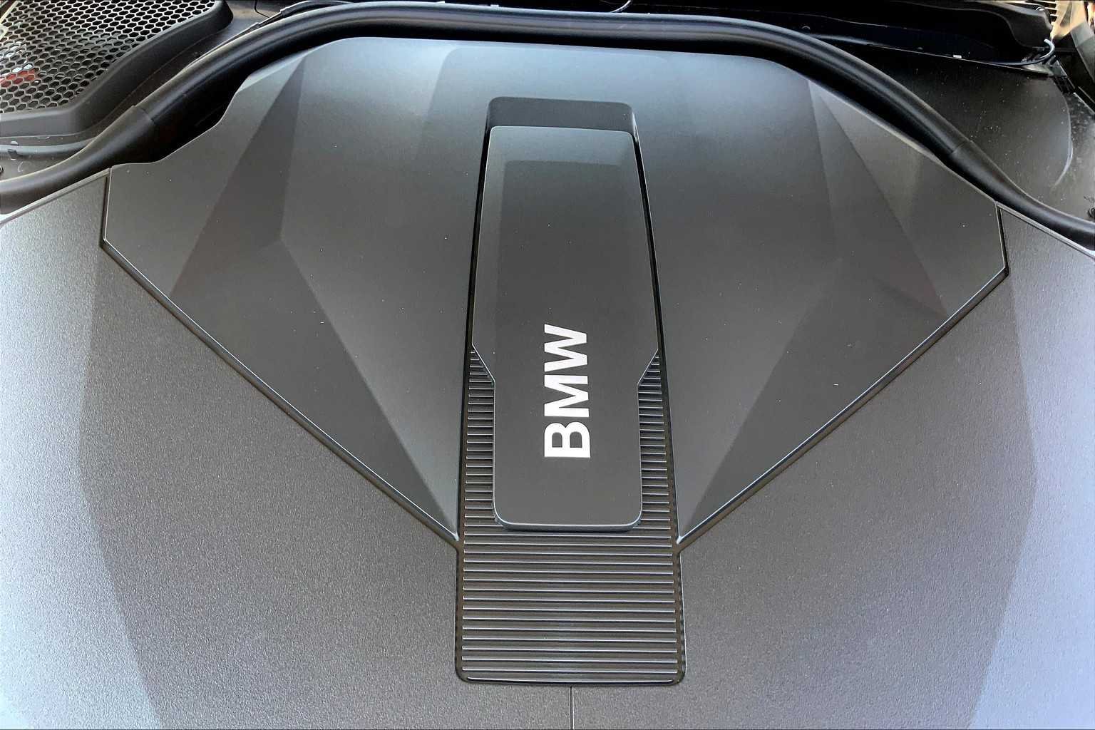 New 2026 Oxide Grey Metallic BMW eDrive40 image 17