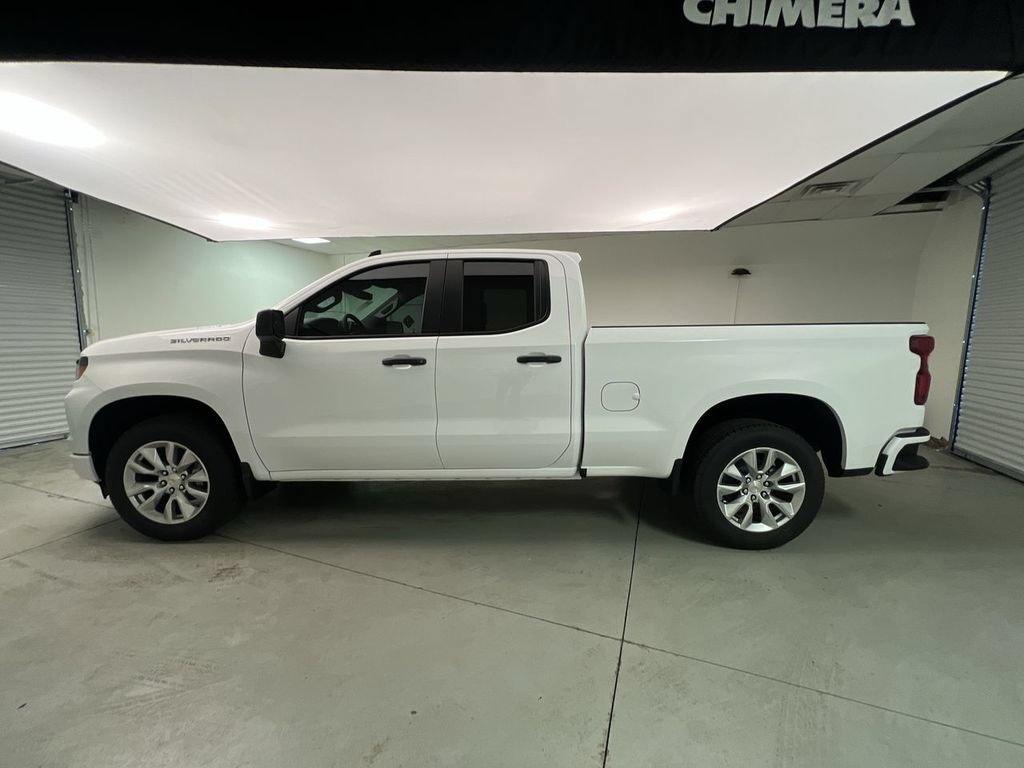 New 2026 Summit White Chevrolet Custom image 5