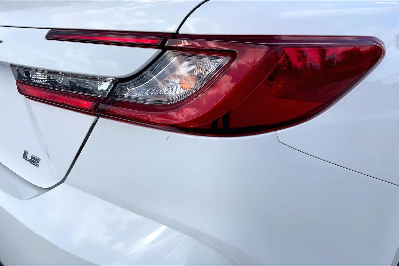 Used 2025 Ice Cap Toyota LE image 30