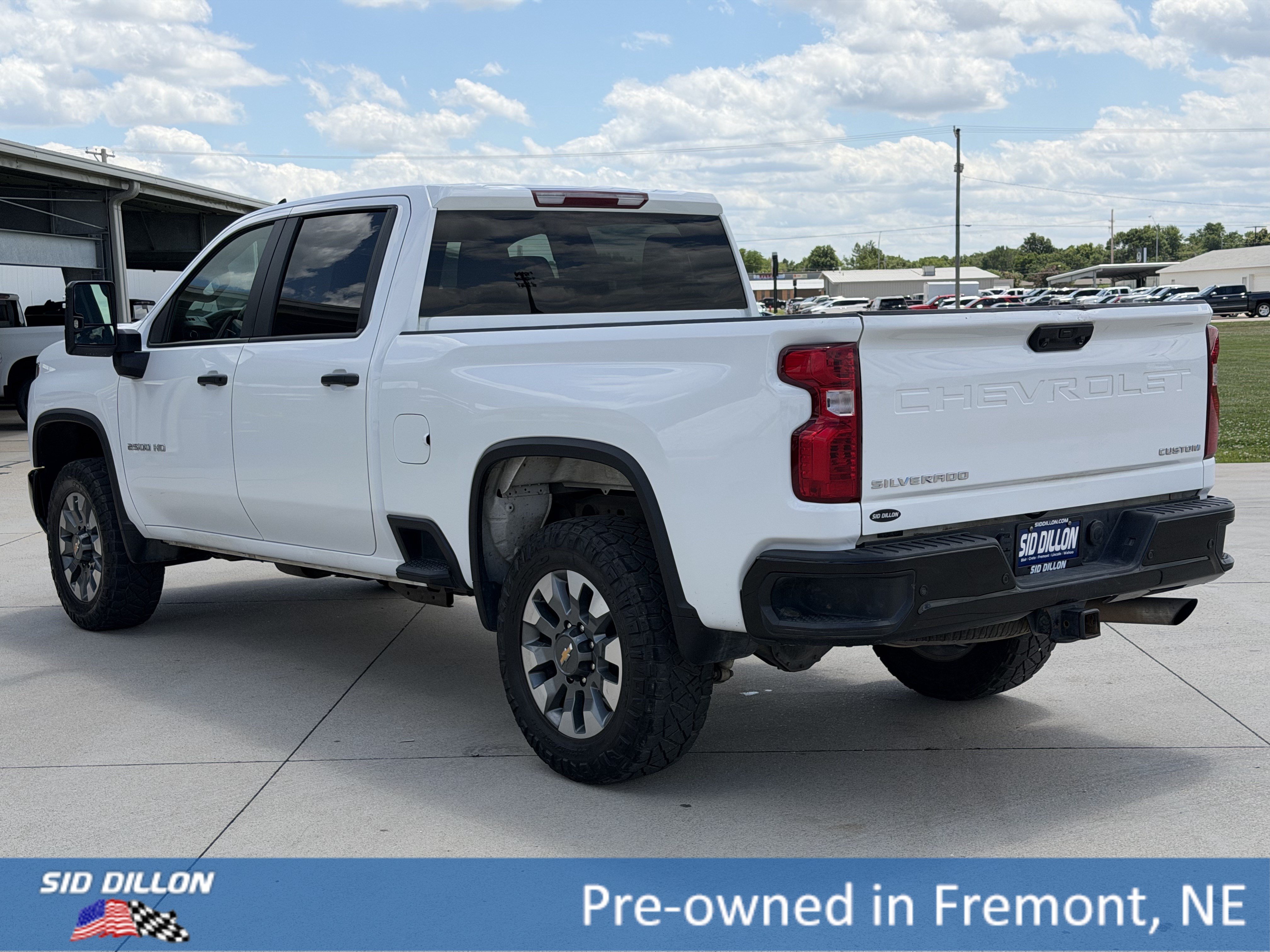 Used 2025 Summit White Chevrolet Custom image 13