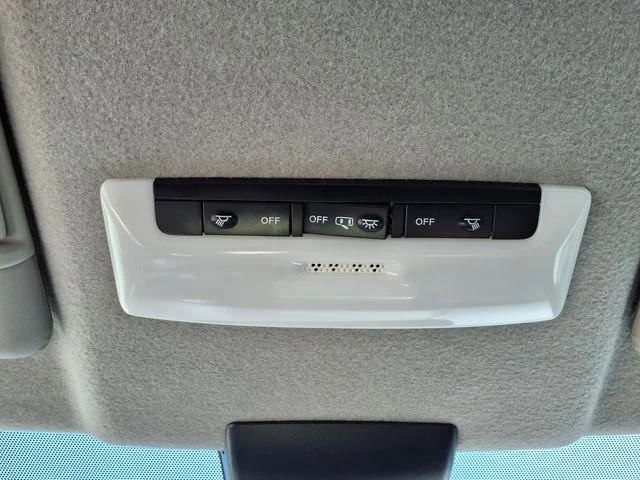 Used 2025 Gray Nissan S image 13