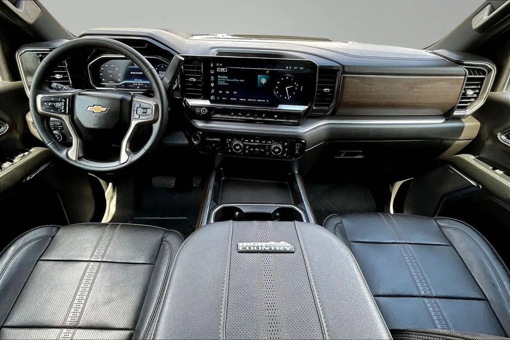 Used 2024 Black Chevrolet High Country image 8