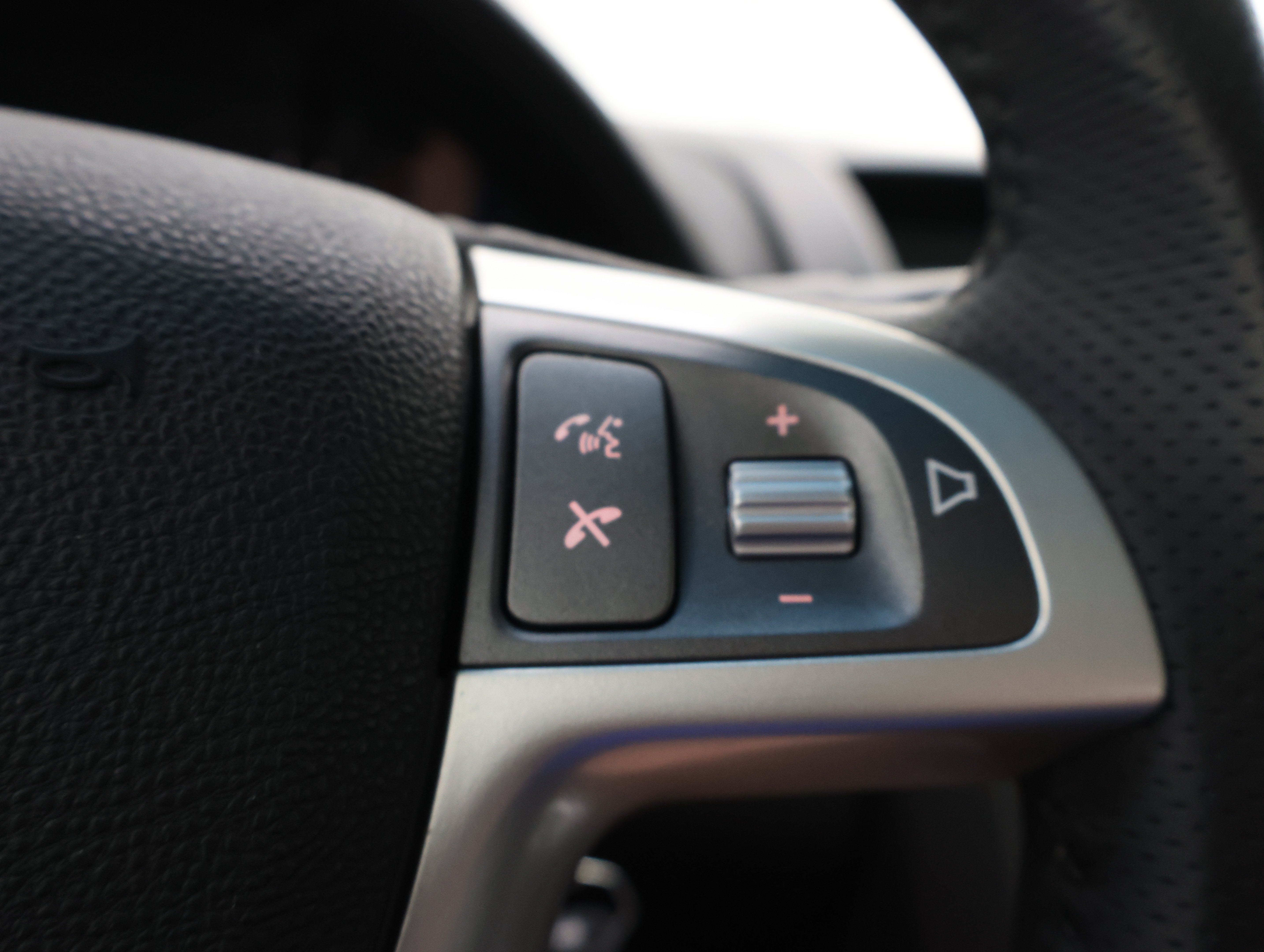 Used 2009 Pacific Slate Metallic Pontiac GT: GT-SPORT-MOON-HEATED SEATS-BLAUPUNKT 6 CD CHANGER-NEW TIRES-1 OWNER image 15