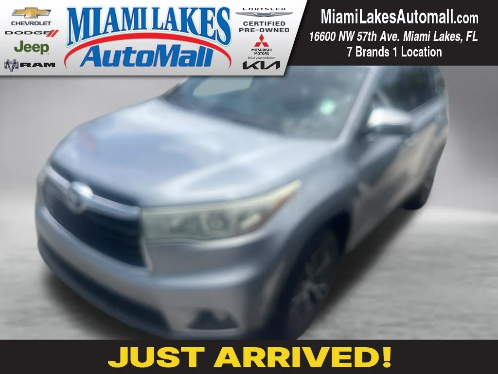 Used 2016 Silver Sky Metallic Toyota XLE V6 image 1