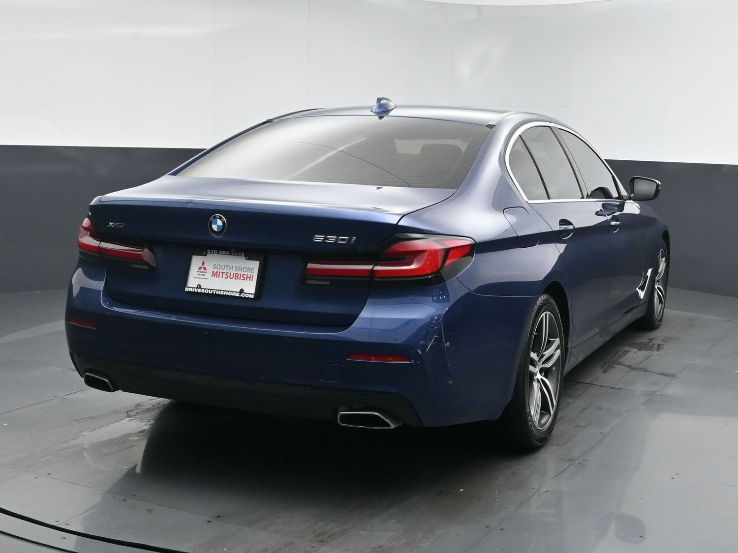 Used 2021 Phytonic Blue Metallic BMW 530i xDrive image 18