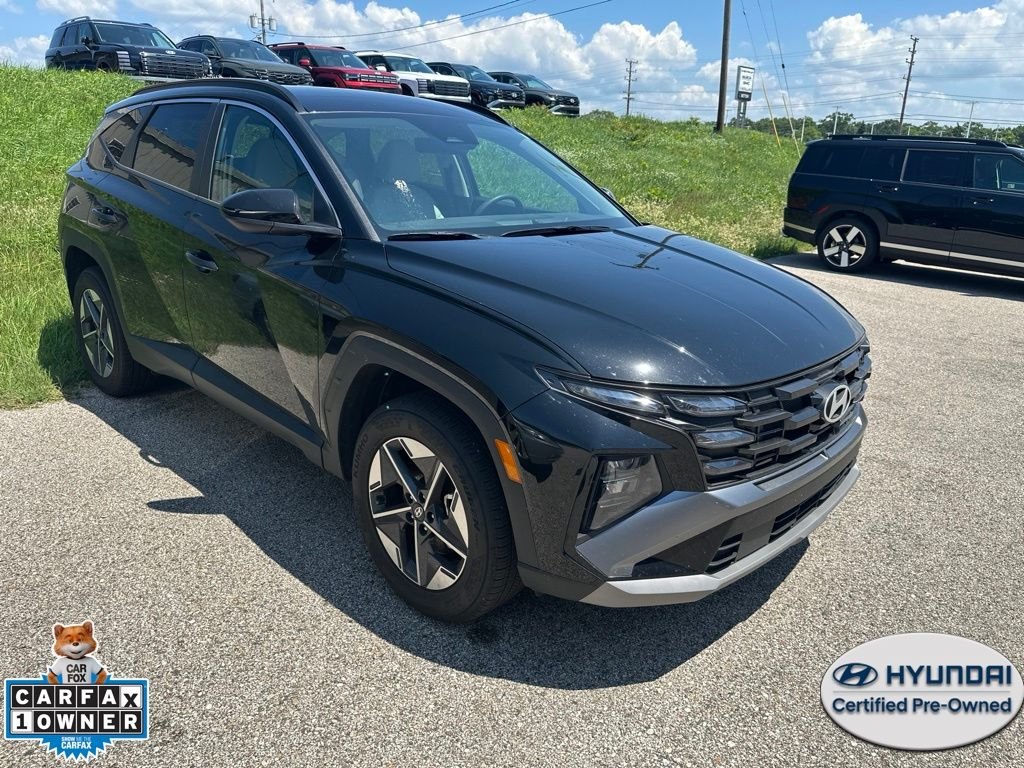 Certified Used 2025 Black Hyundai SEL image 5