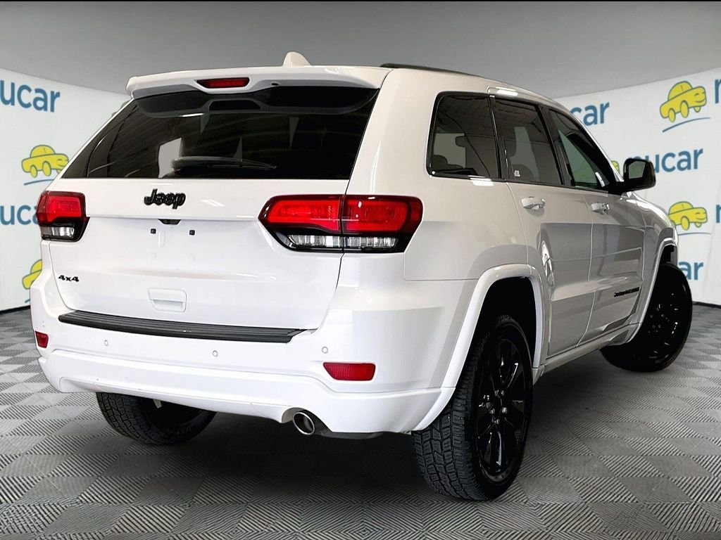 Used 2018 White Jeep Altitude image 6