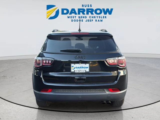 Used 2018 Black Jeep Latitude image 4