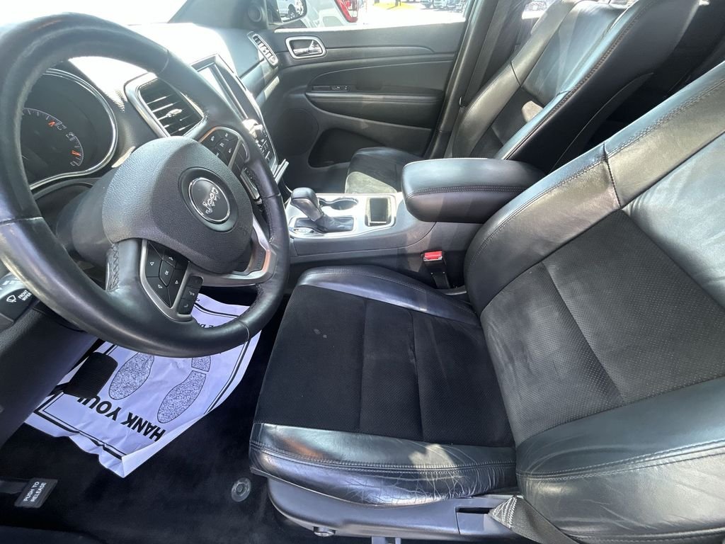 Used 2018 White Jeep Altitude image 10