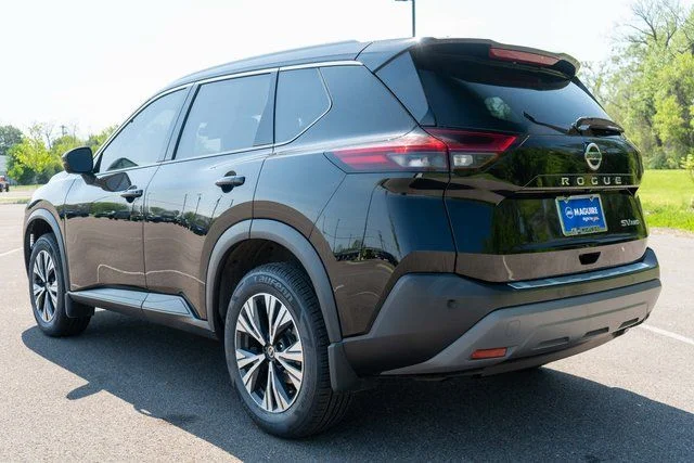 Used 2021 Black Nissan SV image 9