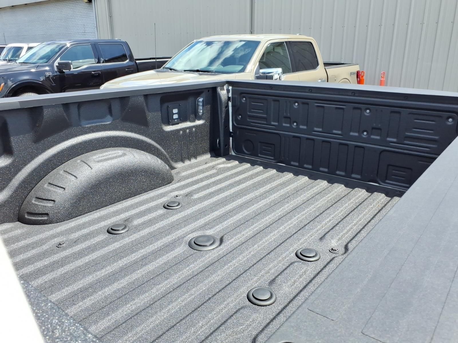 New 2026 Star White Metallic Tri-Coat Ford F-250® Lariat® image 15